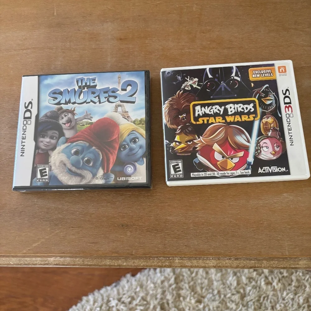Nintendo DS 2 Game Bundle NEW The Smurfs 2 and USED Angry Bird Star War